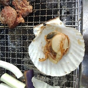 殻つき帆立のバター醤油焼き